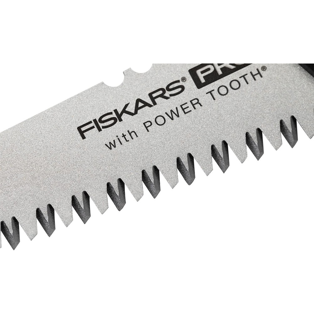 Пила посилена складана з потрійним заточуванням Fiskars Pro PowerTooth 150 мм 8 TPI 1062935